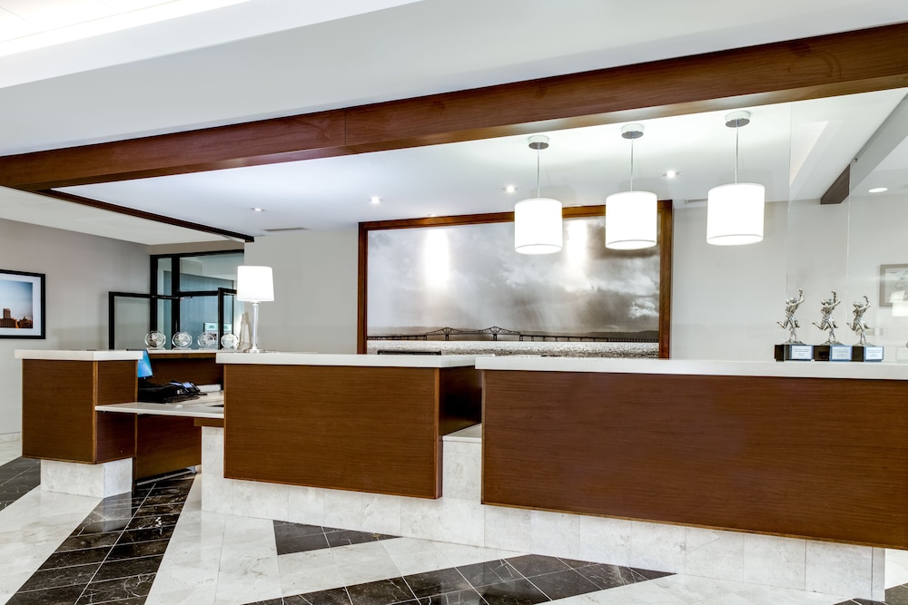 Crowne Plaza Suffern - Mahwah by IHG — Hotel building in Suffern, New York State