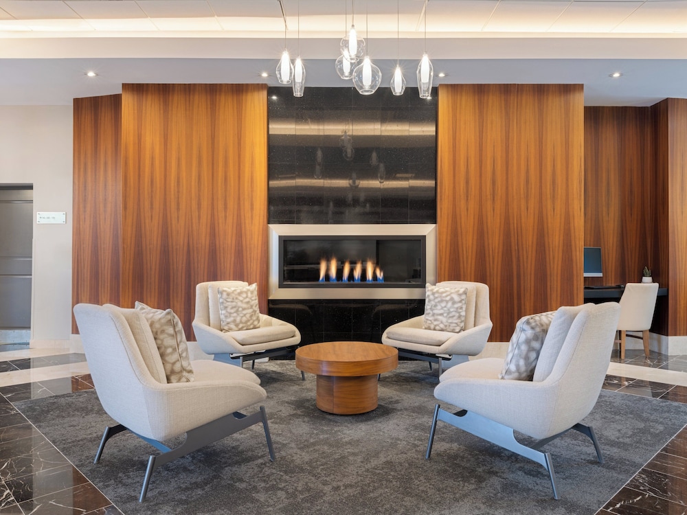 Crowne Plaza Suffern - Mahwah by IHG — Restaurant & bars in Suffern, New York State