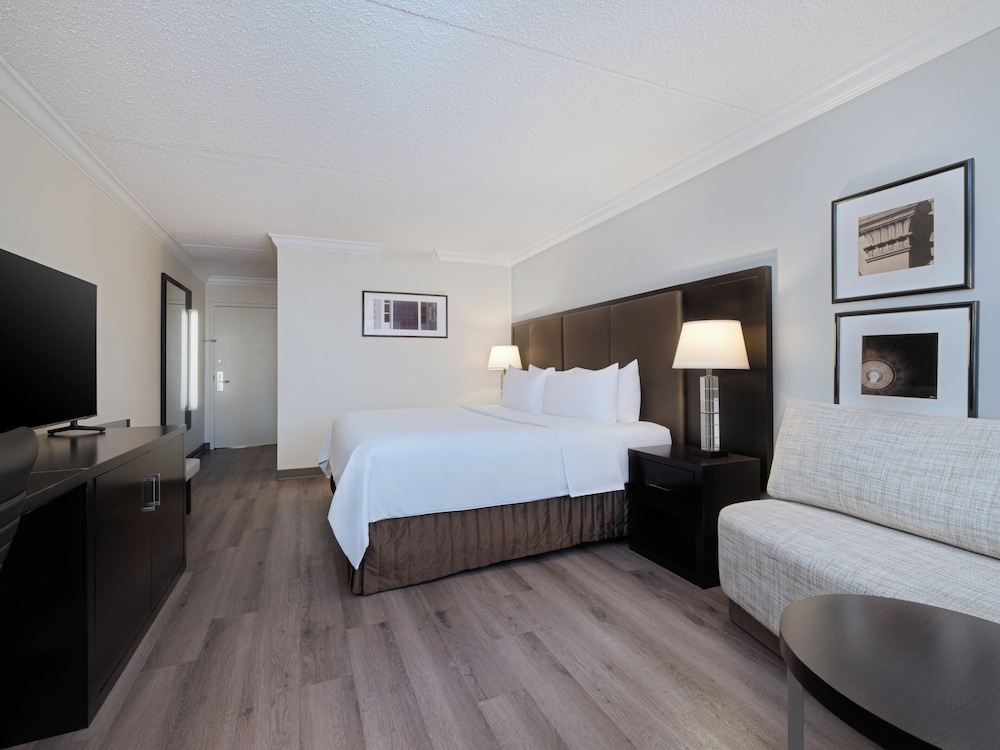 Crowne Plaza Suffern - Mahwah by IHG — Hotel rooms in Suffern, New York State