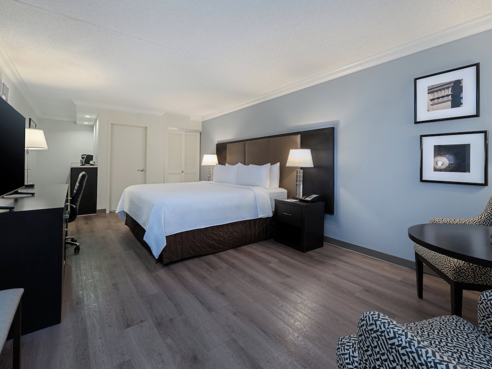 Crowne Plaza Suffern - Mahwah by IHG — Hotel rooms in Suffern, New York State