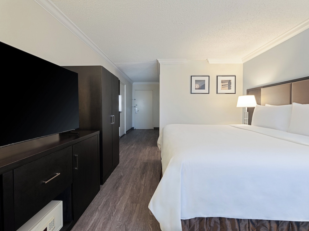Crowne Plaza Suffern - Mahwah by IHG — Hotel rooms in Suffern, New York State