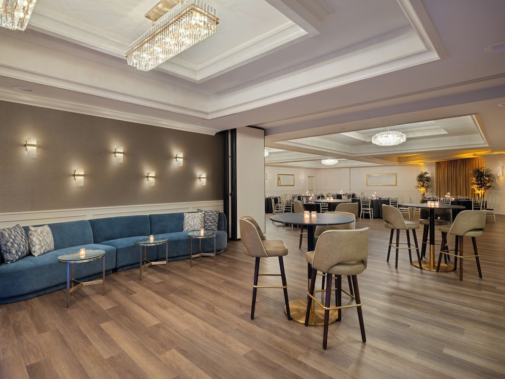 Crowne Plaza Suffern - Mahwah by IHG — Restaurant & bars in Suffern, New York State