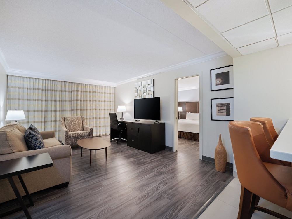 Crowne Plaza Suffern - Mahwah by IHG — Hotel rooms in Suffern, New York State