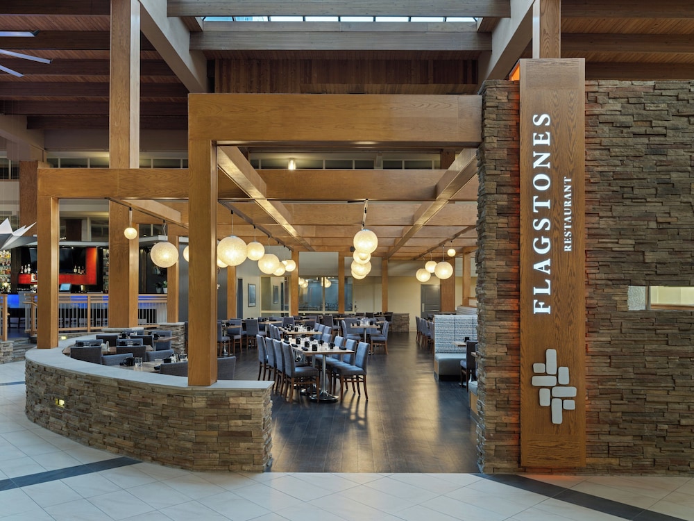 Crowne Plaza Suffern - Mahwah by IHG — Restaurant & bars in Suffern, New York State