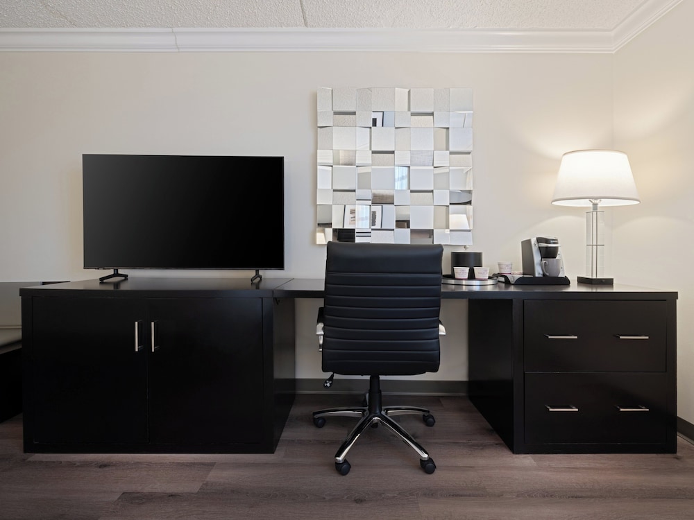Crowne Plaza Suffern - Mahwah by IHG — Hotel rooms in Suffern, New York State