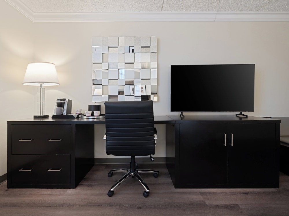 Crowne Plaza Suffern - Mahwah by IHG — Hotel rooms in Suffern, New York State