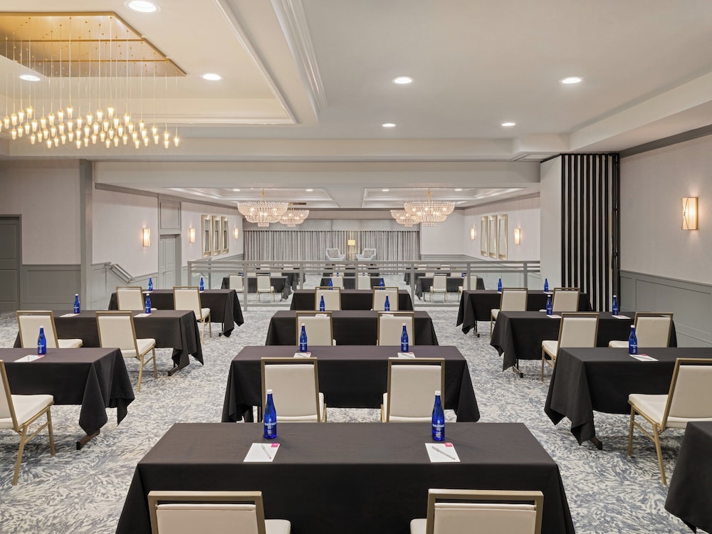 Crowne Plaza Suffern - Mahwah by IHG — Hotel rooms in Suffern, New York State