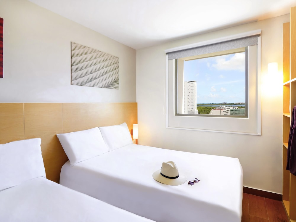 ibis Cancun Centro — Rooms in Cancun, Quintana Roo