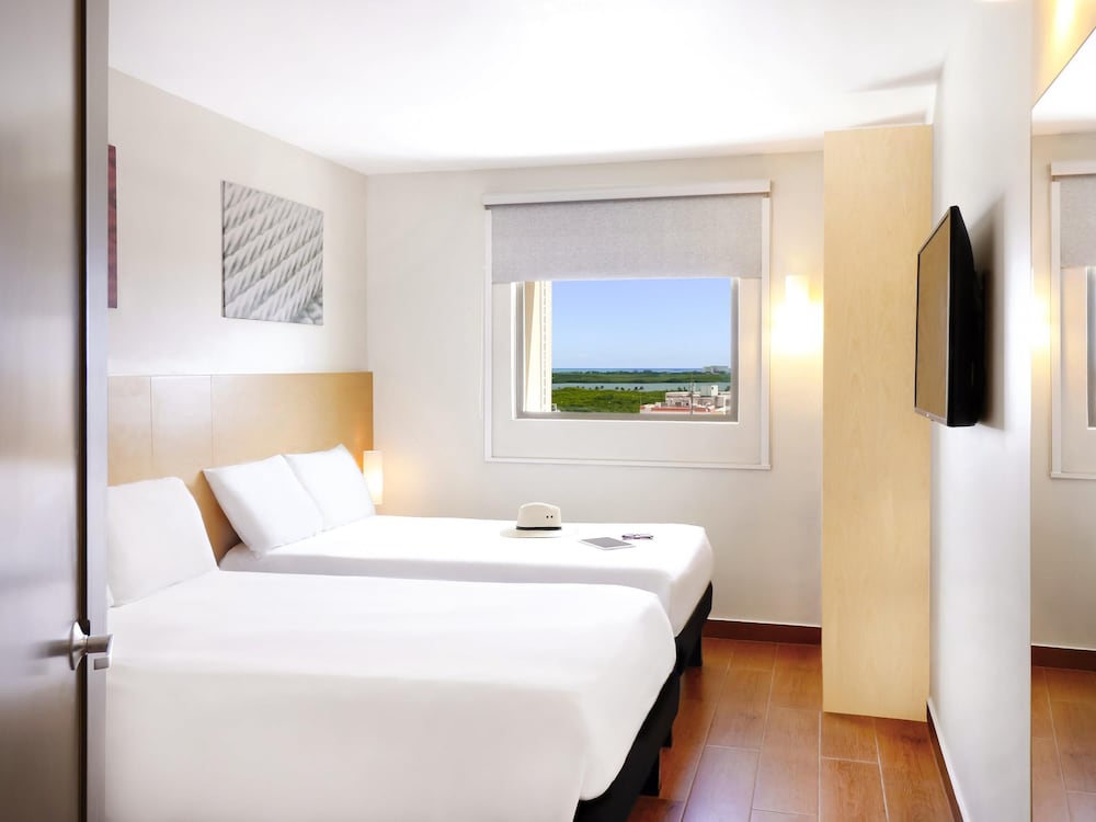 ibis Cancun Centro — Rooms in Cancun, Quintana Roo