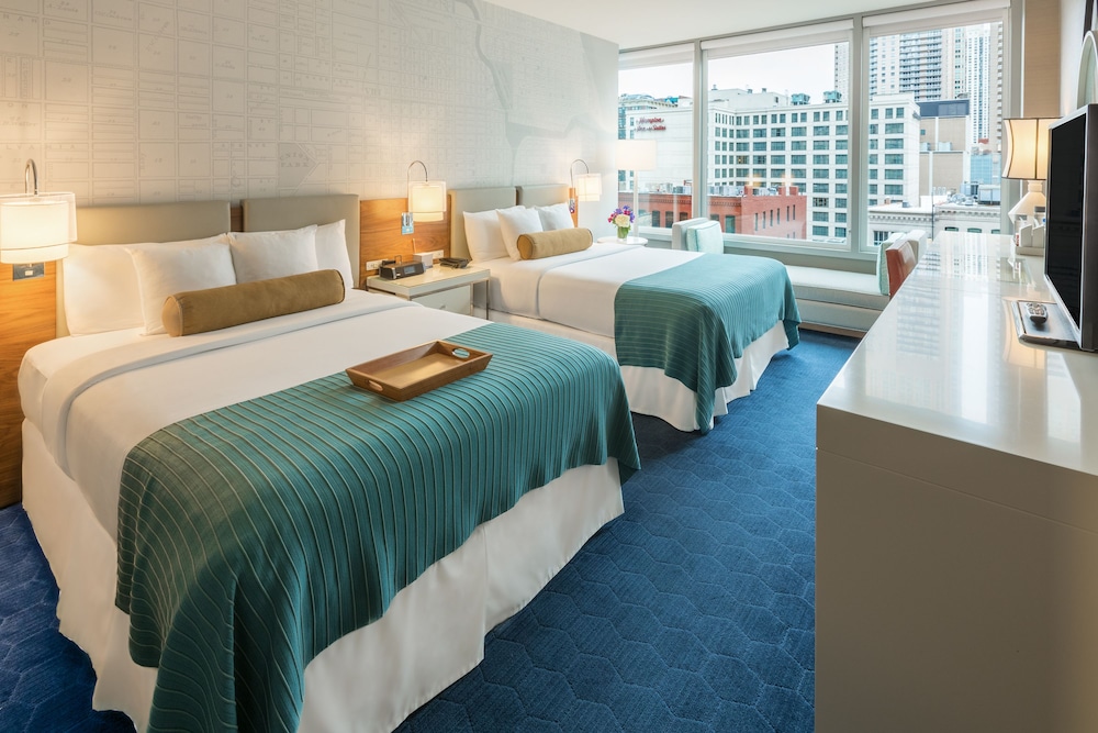 Kinzie Hotel — Hotel rooms in Chicago, Illinois