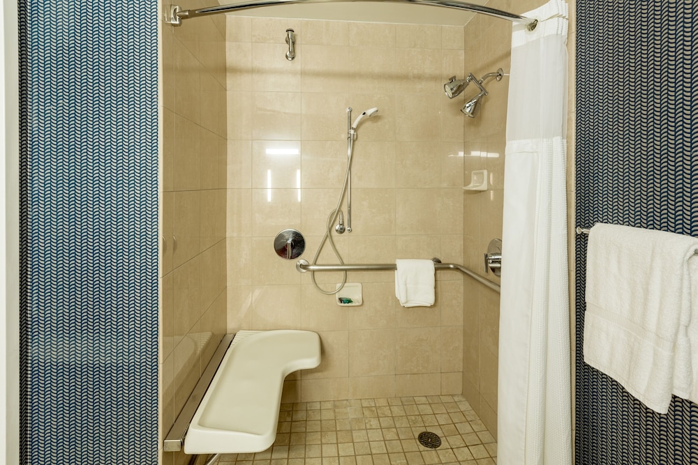 Kinzie Hotel — Hotel rooms in Chicago, Illinois