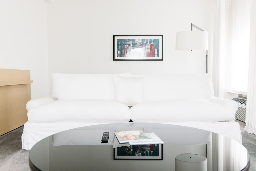 The Chicago Hotel Collection Ambassador Gold Coast — Hotel rooms in Chicago, Illinois