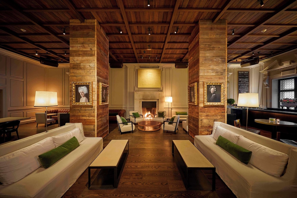 The Chicago Hotel Collection Ambassador Gold Coast — Restaurant & bars in Chicago, Illinois