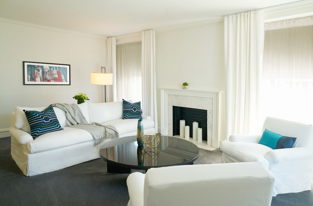 The Chicago Hotel Collection Ambassador Gold Coast — Hotel rooms in Chicago, Illinois