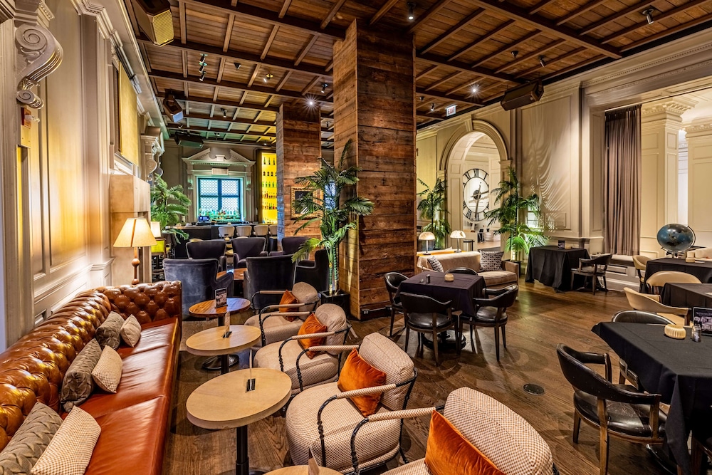 The Chicago Hotel Collection Ambassador Gold Coast — Restaurant & bars in Chicago, Illinois
