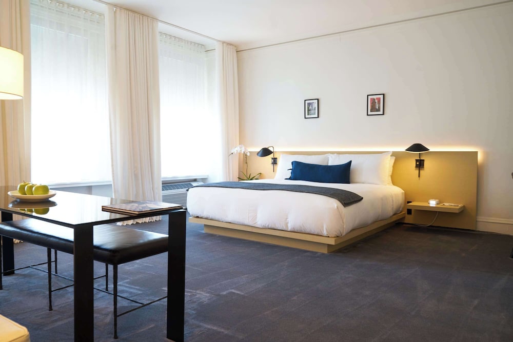 The Chicago Hotel Collection Ambassador Gold Coast — Hotel rooms in Chicago, Illinois