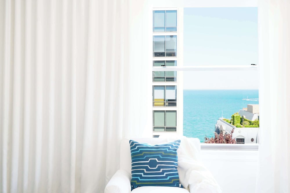 The Chicago Hotel Collection Ambassador Gold Coast — Hotel rooms in Chicago, Illinois