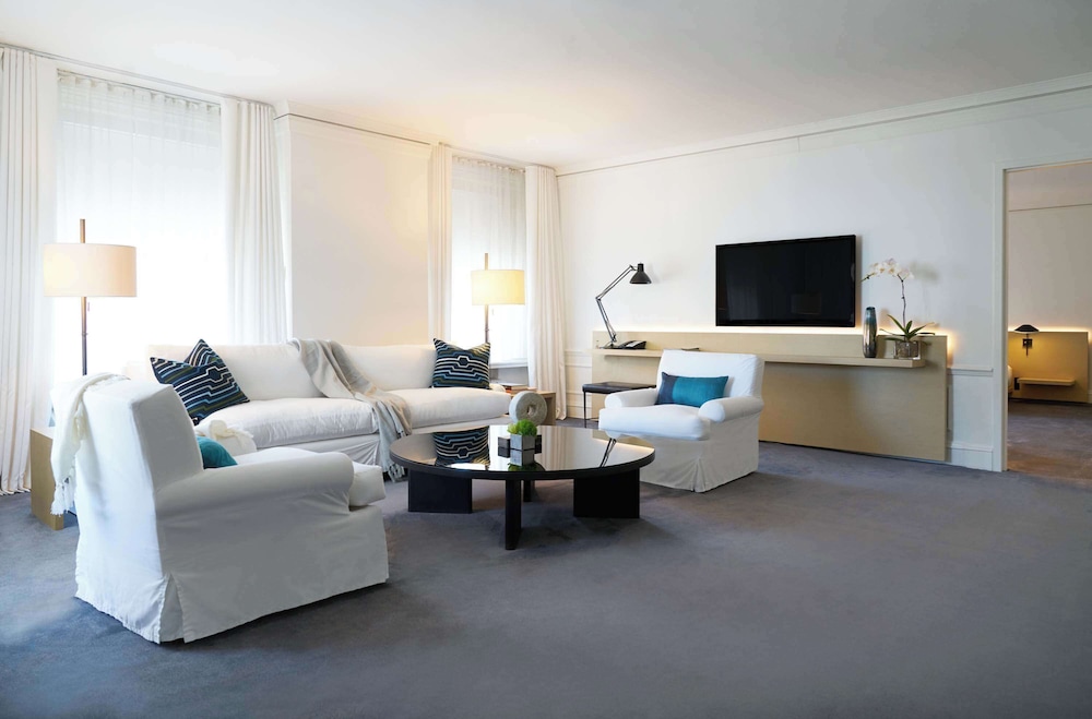 The Chicago Hotel Collection Ambassador Gold Coast — Hotel rooms in Chicago, Illinois