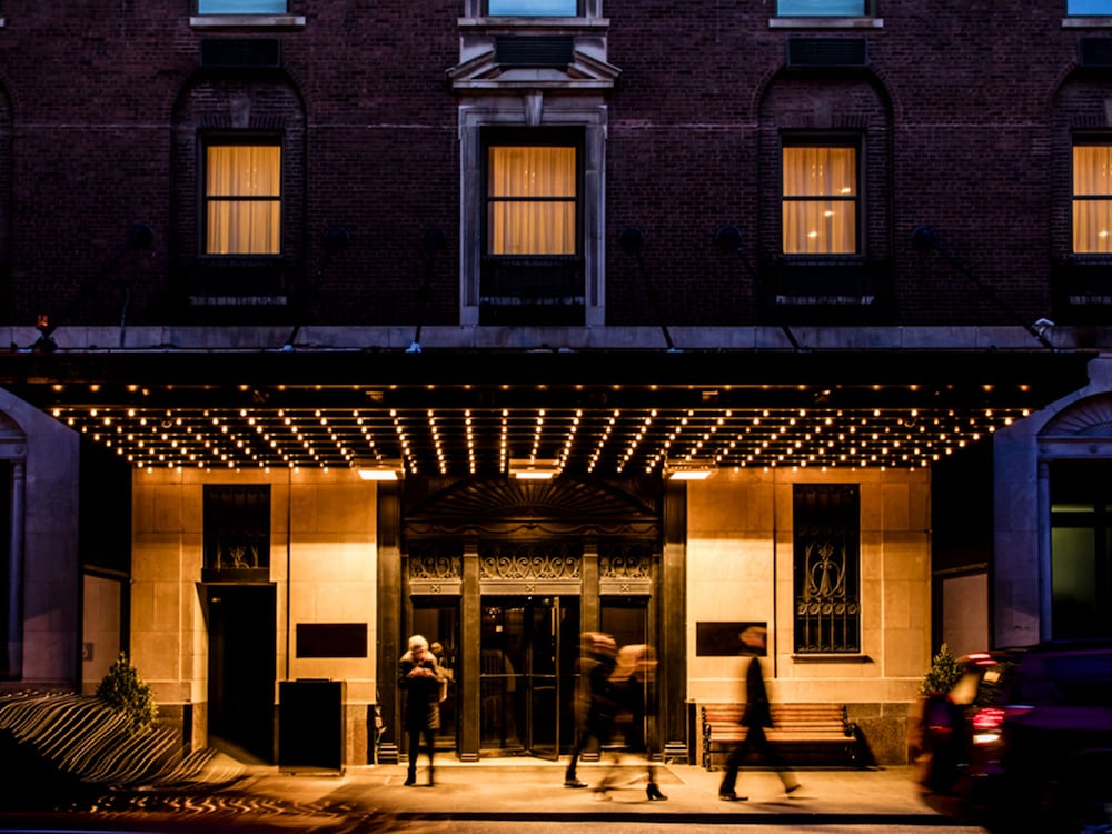 The Chicago Hotel Collection Ambassador Gold Coast — Hotel building in Chicago, Illinois