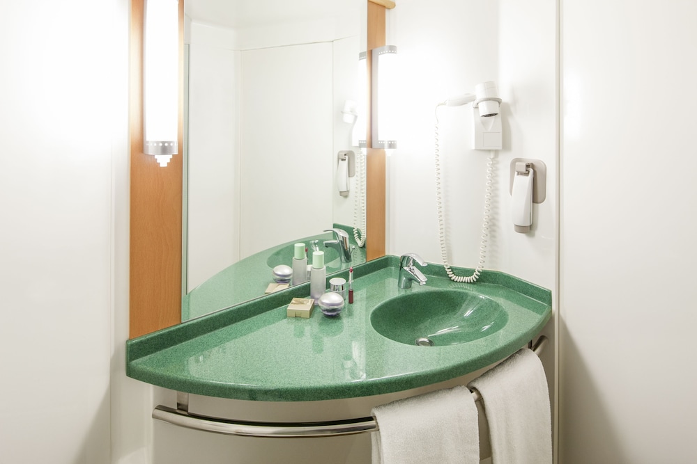 ibis Lisboa José Malhoa — Hotel rooms in Lisbon, Lisboa