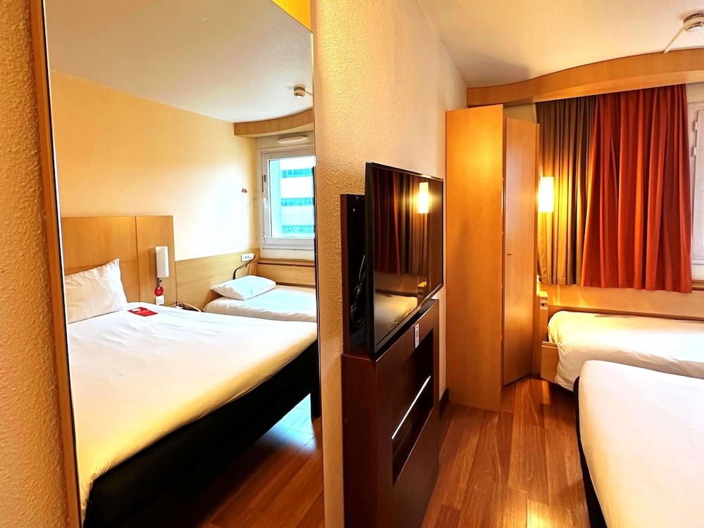ibis Lisboa José Malhoa — Hotel rooms in Lisbon, Lisboa