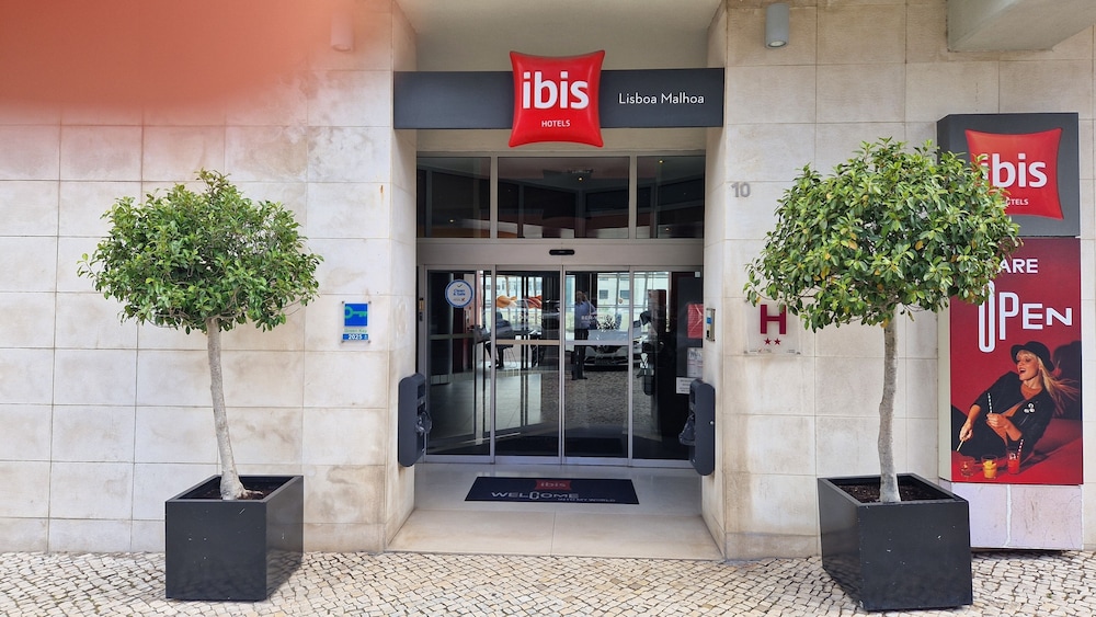 ibis Lisboa José Malhoa — Hotel building in Lisbon, Lisboa