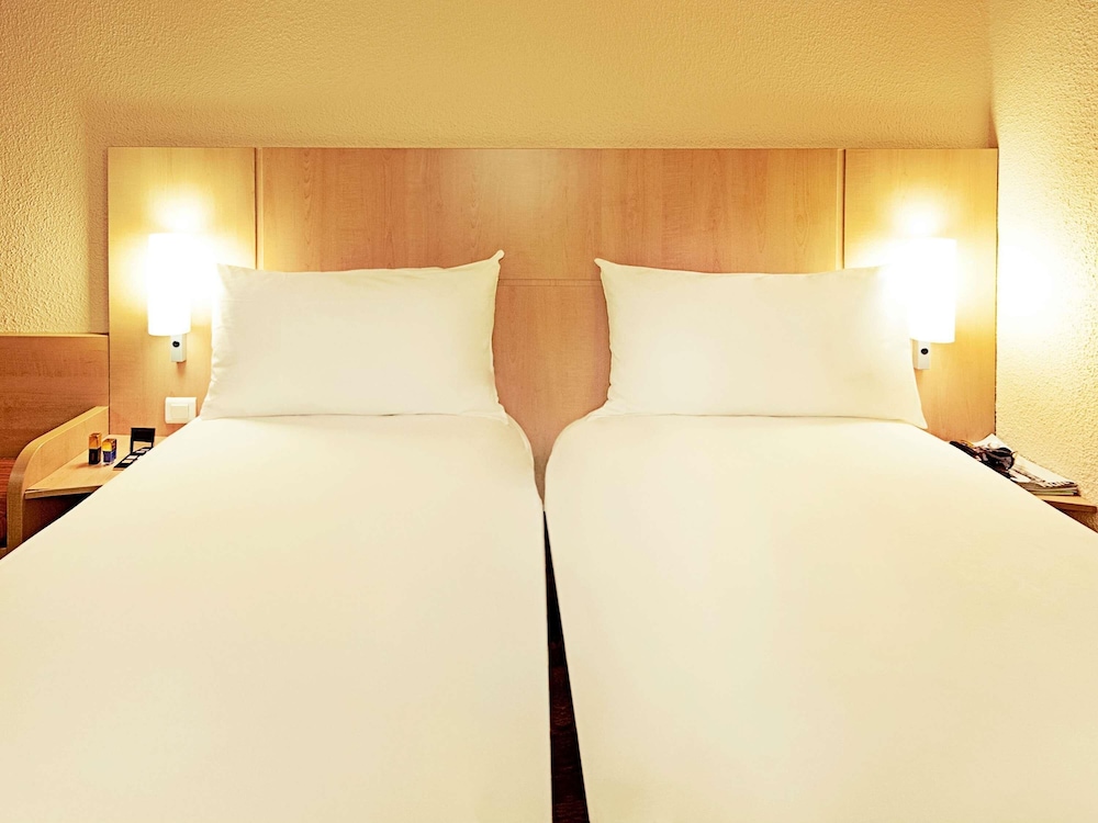 ibis Lisboa José Malhoa — Hotel rooms in Lisbon, Lisboa