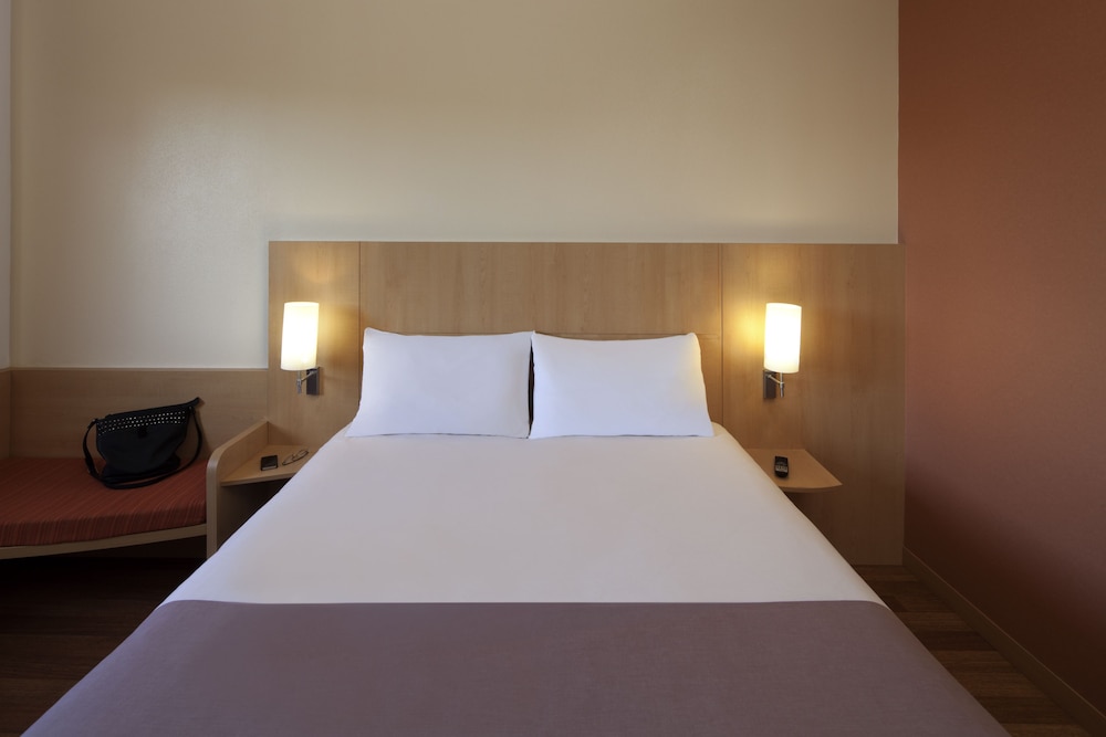 ibis Lisboa José Malhoa — Hotel rooms in Lisbon, Lisboa