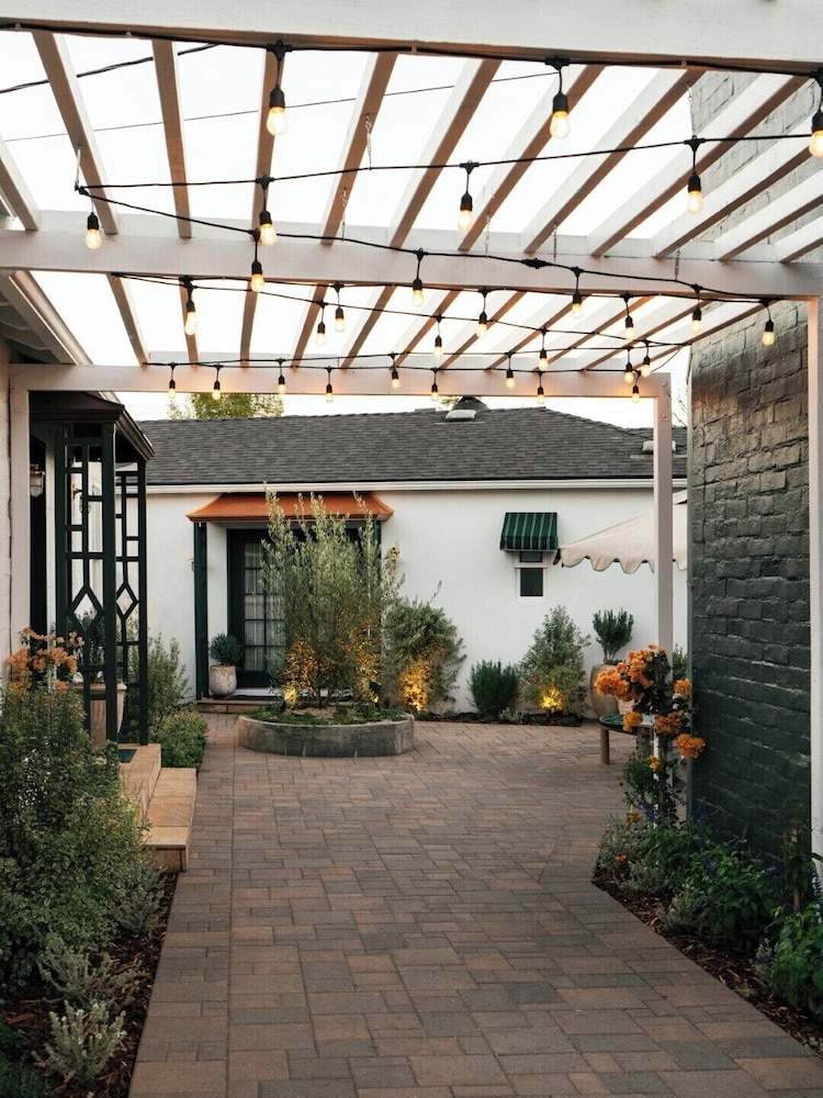 Le Petit Pali Brentwood West Los Angeles — Hotel building in Los Angeles, California