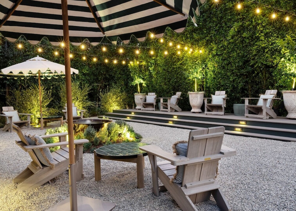 Le Petit Pali Brentwood West Los Angeles — Restaurant & bars in Los Angeles, California