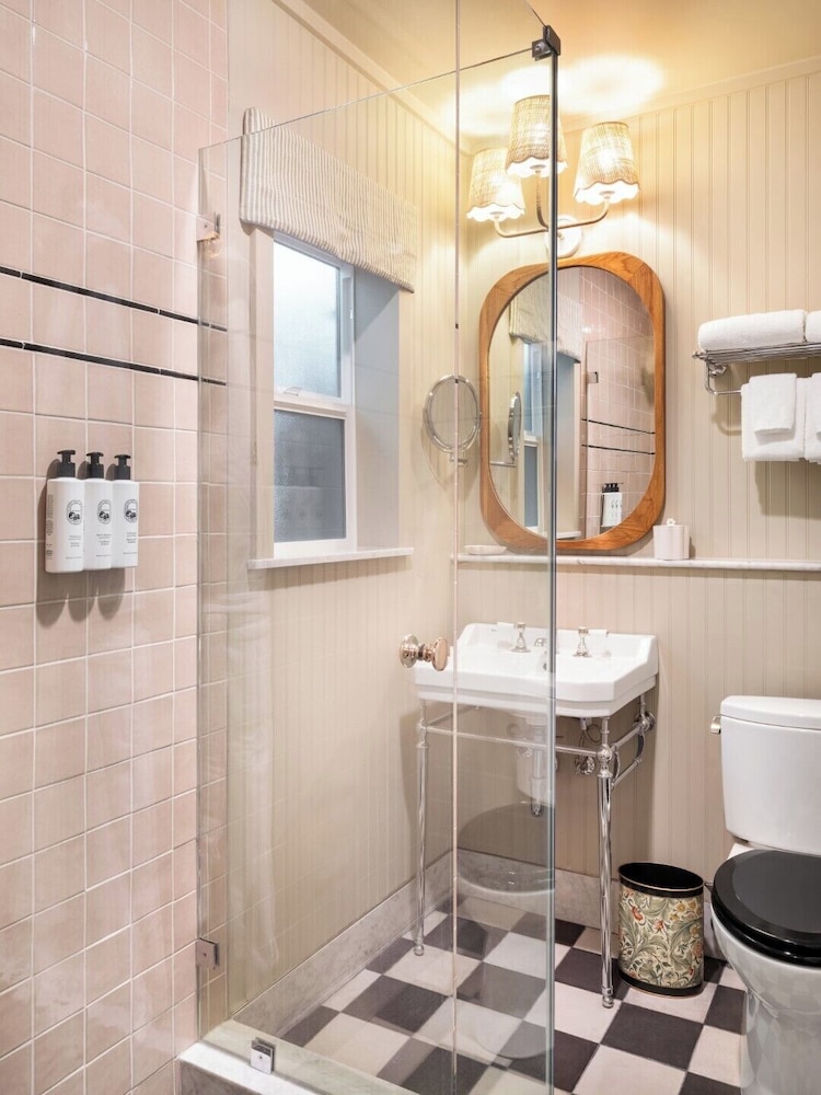 Le Petit Pali Brentwood West Los Angeles — Hotel rooms in Los Angeles, California