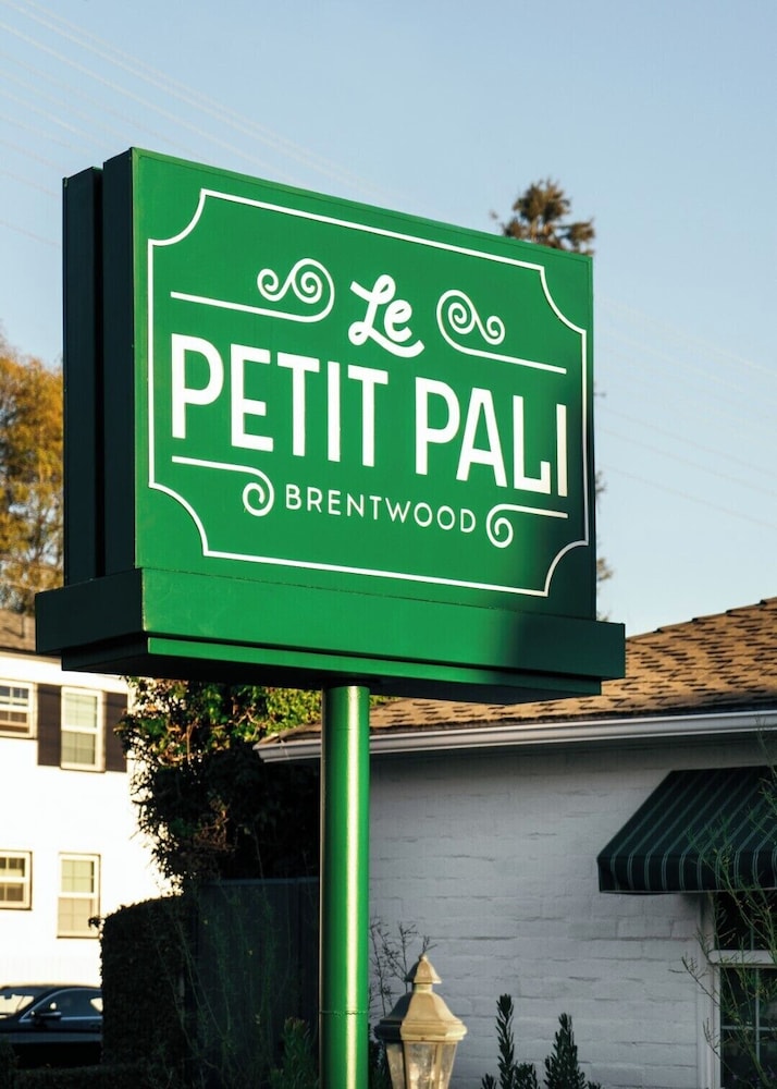 Le Petit Pali Brentwood West Los Angeles — Attractions in the area in Los Angeles, California
