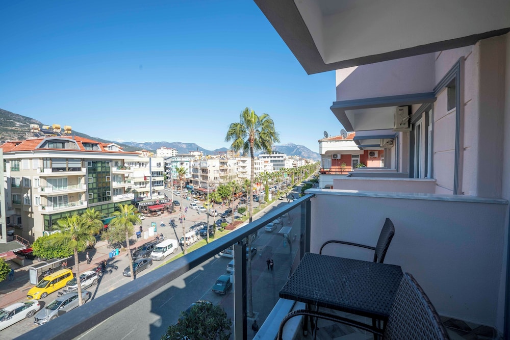 Aslan Corner Hotel — Hotel rooms in Alanya
