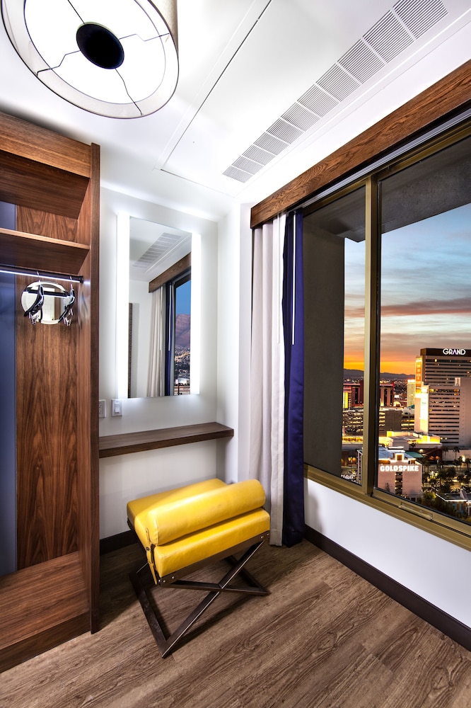 El Cortez Hotel and Casino - 21 and Over — Hotel rooms in Las Vegas, Nevada