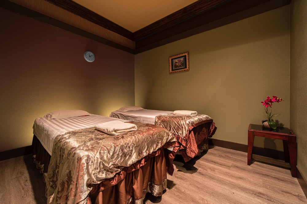 El Cortez Hotel and Casino - 21 and Over — Hotel rooms in Las Vegas, Nevada