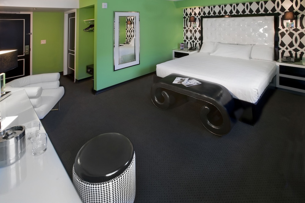 El Cortez Hotel and Casino - 21 and Over — Hotel rooms in Las Vegas, Nevada