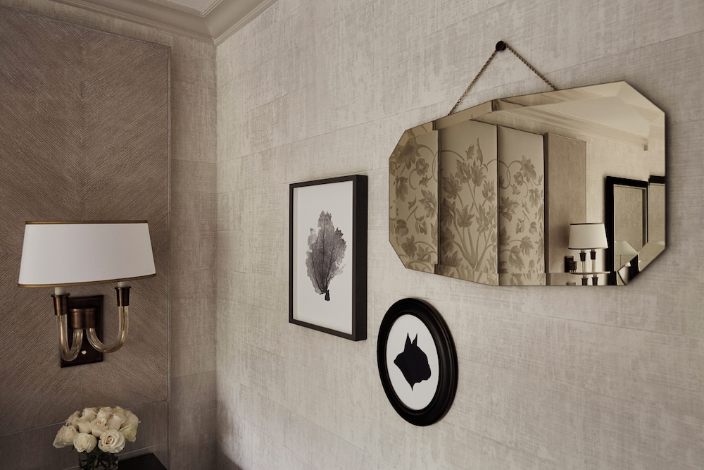 Four Seasons Hotel Boston — Hotel rooms in Boston, Massachusetts