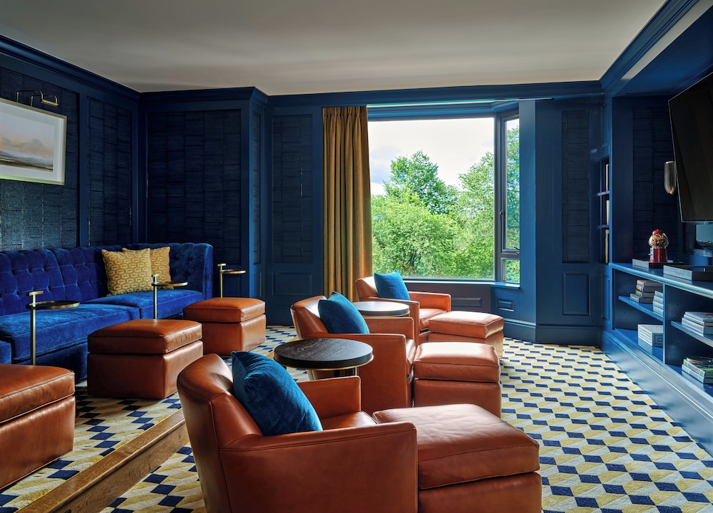 Four Seasons Hotel Boston — Hotel rooms in Boston, Massachusetts