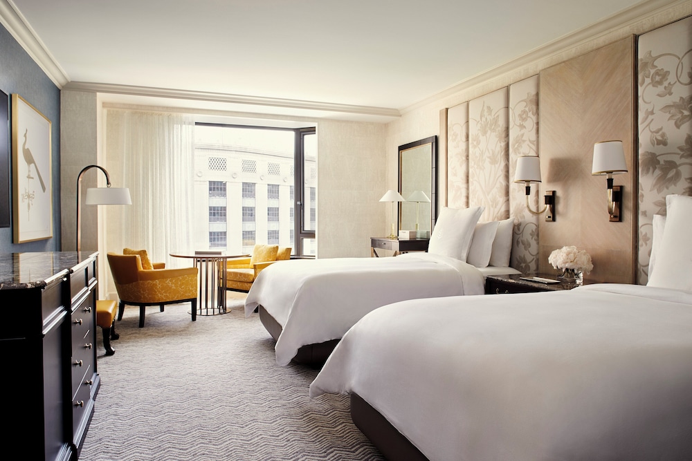 Four Seasons Hotel Boston — Hotel rooms in Boston, Massachusetts