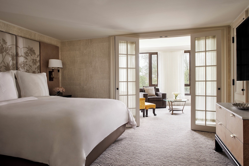 Four Seasons Hotel Boston — Hotel rooms in Boston, Massachusetts