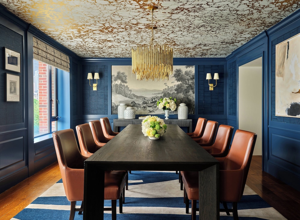 Four Seasons Hotel Boston — Restaurant & bars in Boston, Massachusetts