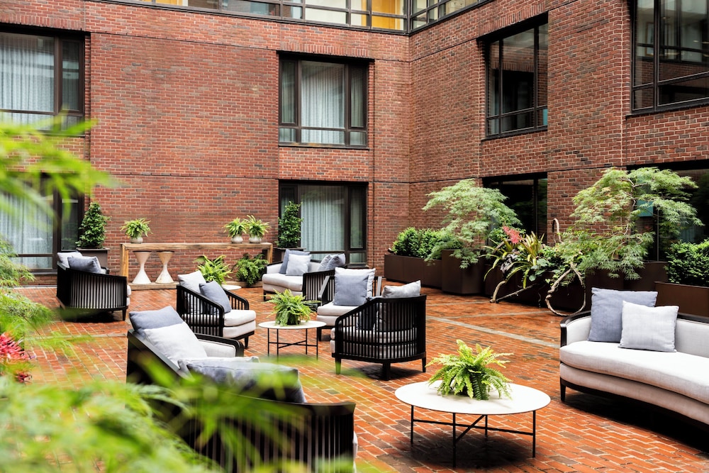 Four Seasons Hotel Boston — Hotel building in Boston, Massachusetts