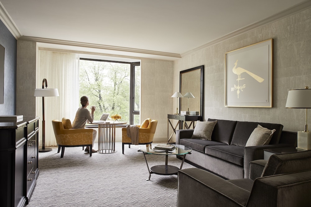Four Seasons Hotel Boston — Hotel rooms in Boston, Massachusetts