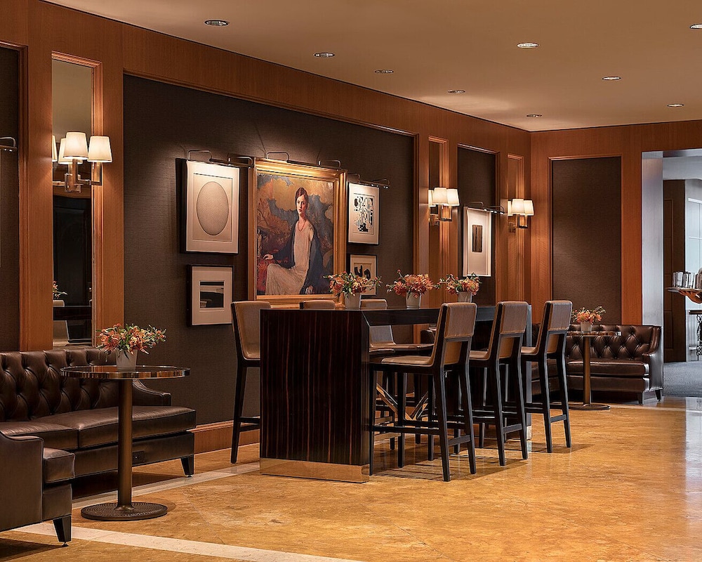 Four Seasons Hotel Boston — Restaurant & bars in Boston, Massachusetts