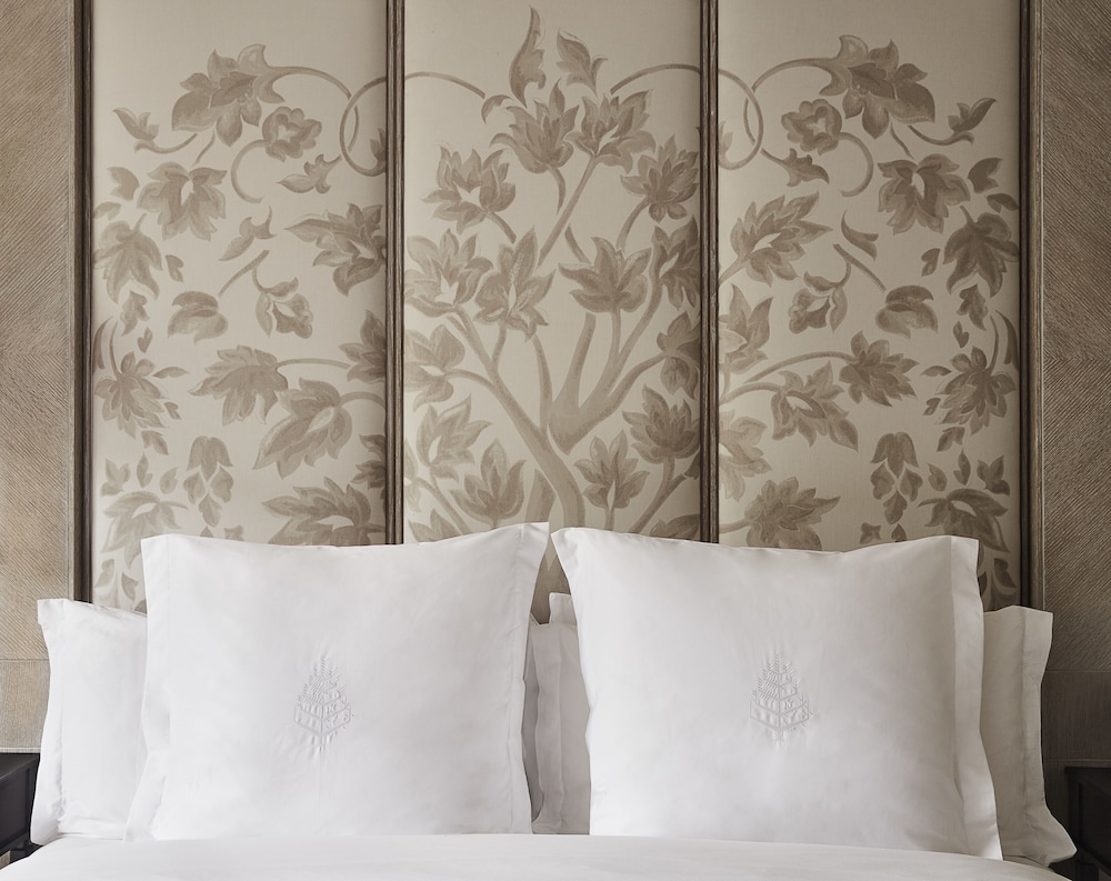 Four Seasons Hotel Boston — Hotel rooms in Boston, Massachusetts