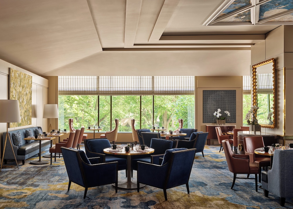 Four Seasons Hotel Boston — Restaurant & bars in Boston, Massachusetts