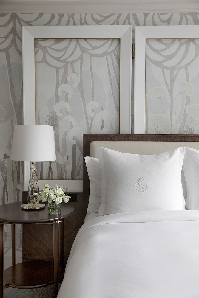 Four Seasons Hotel Boston — Hotel rooms in Boston, Massachusetts