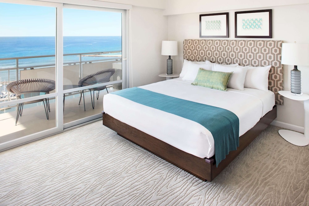 Ilikai Hotel & Luxury Suites — Hotel rooms in Honolulu, Hawaii