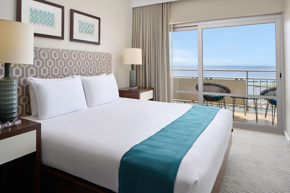 Ilikai Hotel & Luxury Suites — Hotel rooms in Honolulu, Hawaii