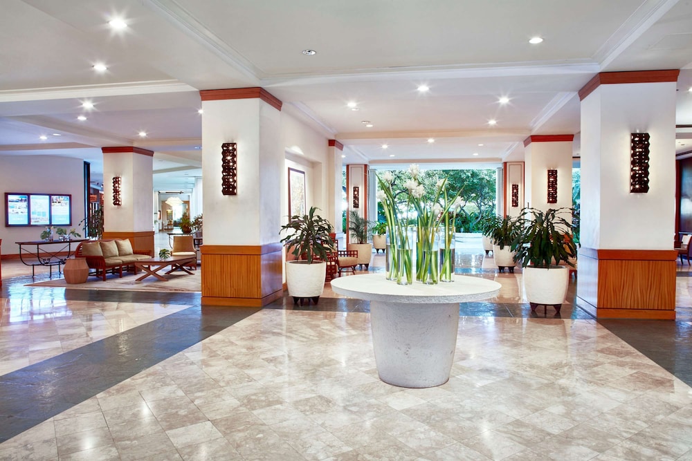Ilikai Hotel & Luxury Suites — Hotel building in Honolulu, Hawaii